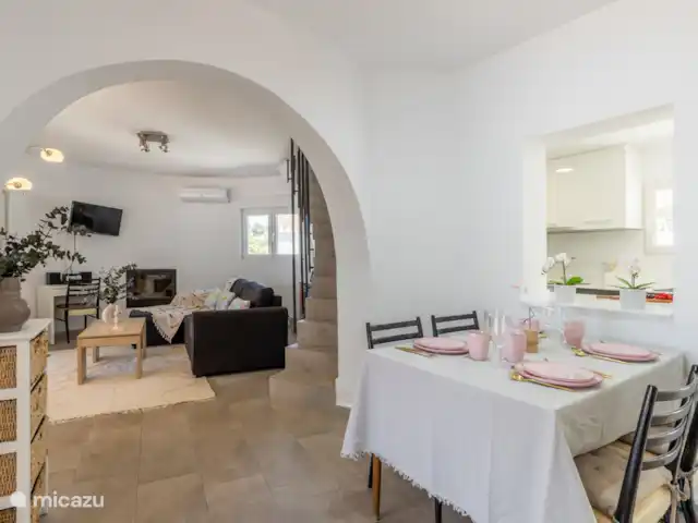 Eetkamer en woonkamer